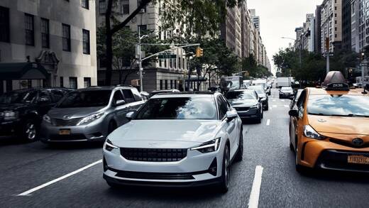 Hippes Image: Polestars kurven durch NY. 