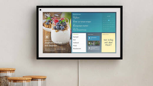 Amazons neuer Echo Show 15 kann als Notizblock für die ganze Familie an der Wand hängen.