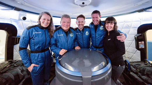Beam me up, Jeff! William Shatner hat es doch noch in den Weltraum geschafft.