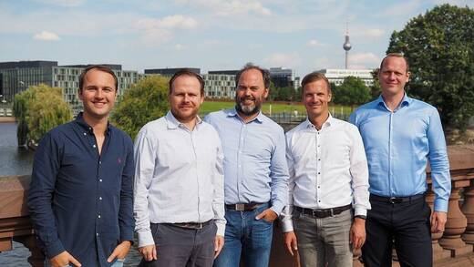 Die Gründerteams beider Unternehmen (v.l.): Manuel Hinz, Dennis Proppe, Björn Goerke, Philippe Take, Markus Wübben.
