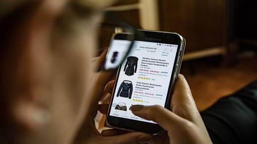 Eine Verbraucherstudie zeigt, dass eine von drei Bestellungen heute über Smartphones und Tablets getätigt wird.