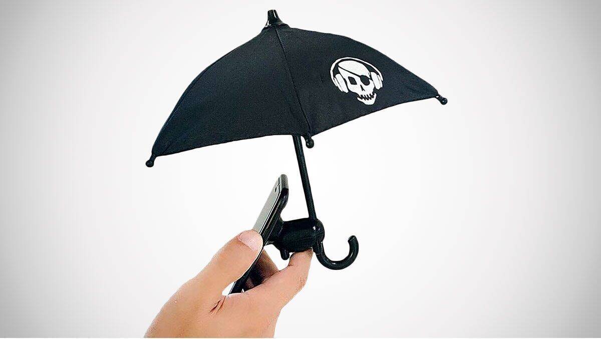 Mit Schirm, Charme, aber ohne Melone: der Smartphone-Regenschirm.