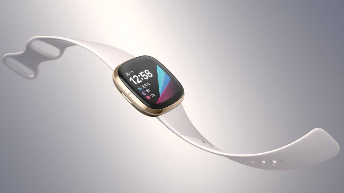 Eines der jüngsten Modelle, die Fitbit Sense Hero Lunar White.