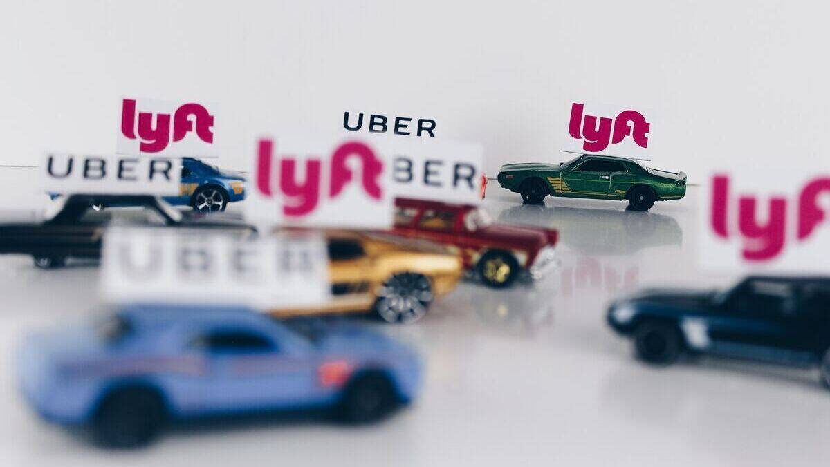  Uber und Lyft hoffen darauf, dass die Kalifornier bei einer Abstimmung einer Ausnahme vom Gesetz für Fahrdienste zustimmen.
