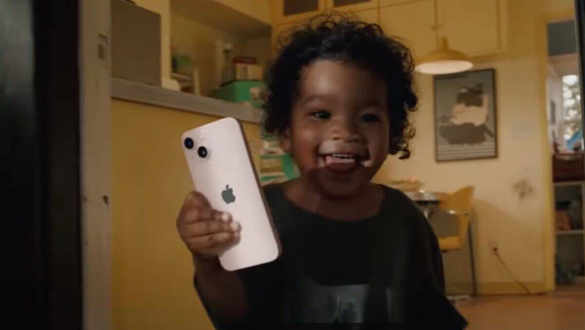 Wenn kleine Kinder testen, wie robust ein iPhone 13 wirklich ist...