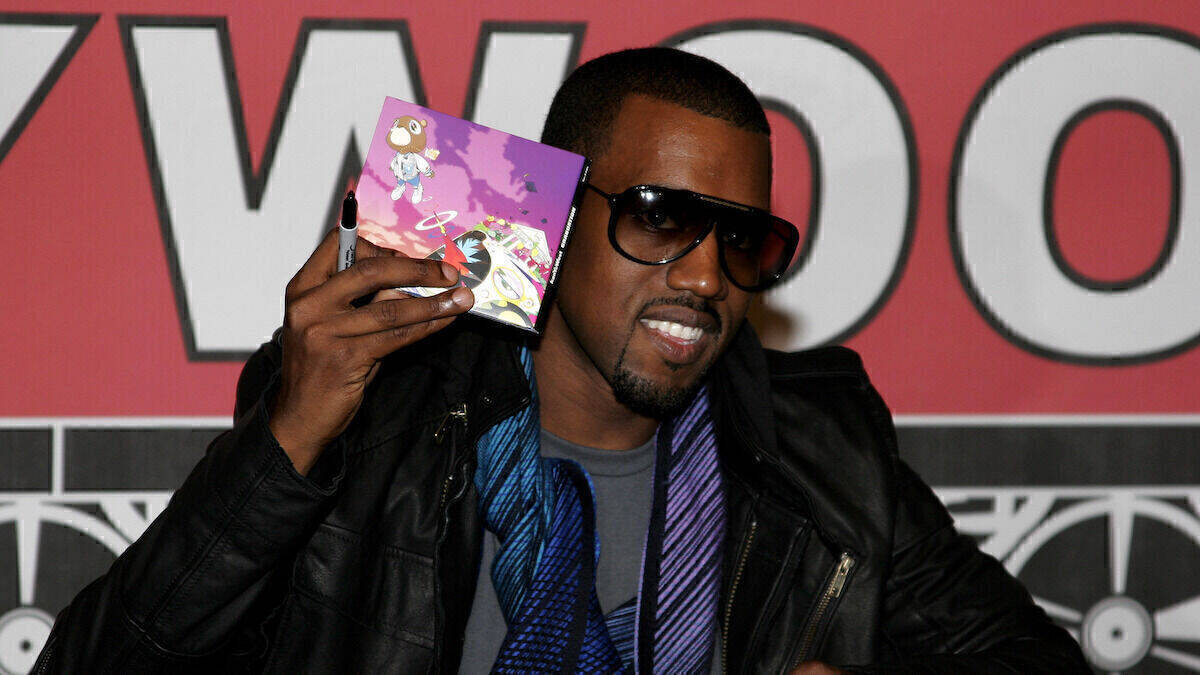 Kanye West bei der Präsentation einer CD.