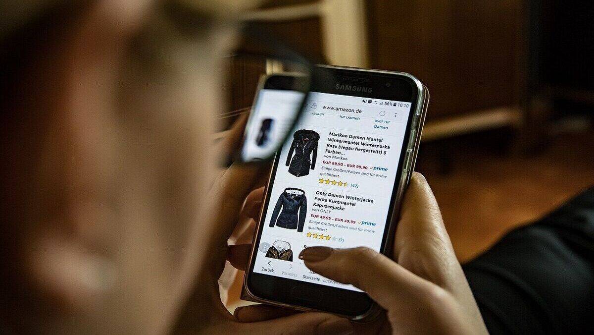 Viele Kunden verlassen sich beim Online-Shopping auf die Meinung anderer Nutzer.