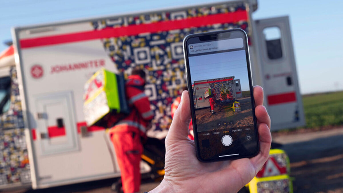 Krankenwagen mit QR-Code gegen Gaffer