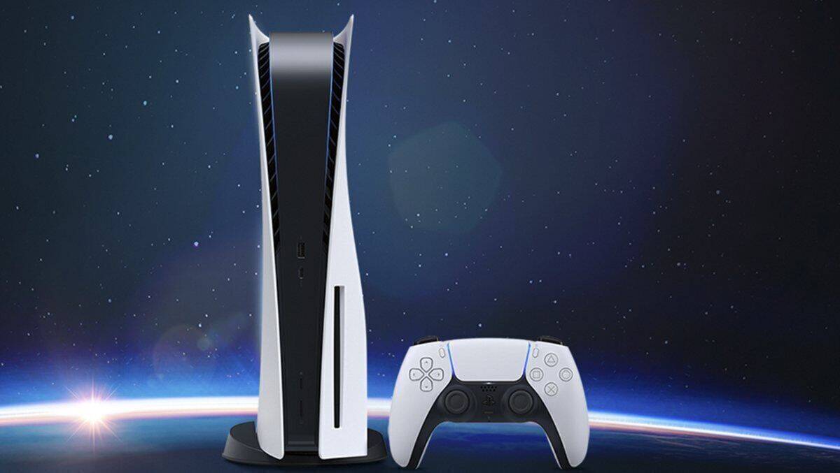 Im Scheinwerferlicht, aber eher nicht im Verkaufsregal: Die neue PlayStation 5 ist derzeit mal wieder ausverkauft.