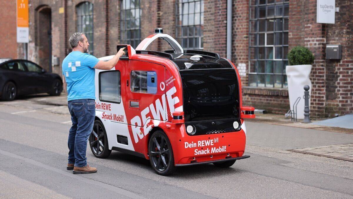 Es wird ernst für das Rewe Snack Mobil.