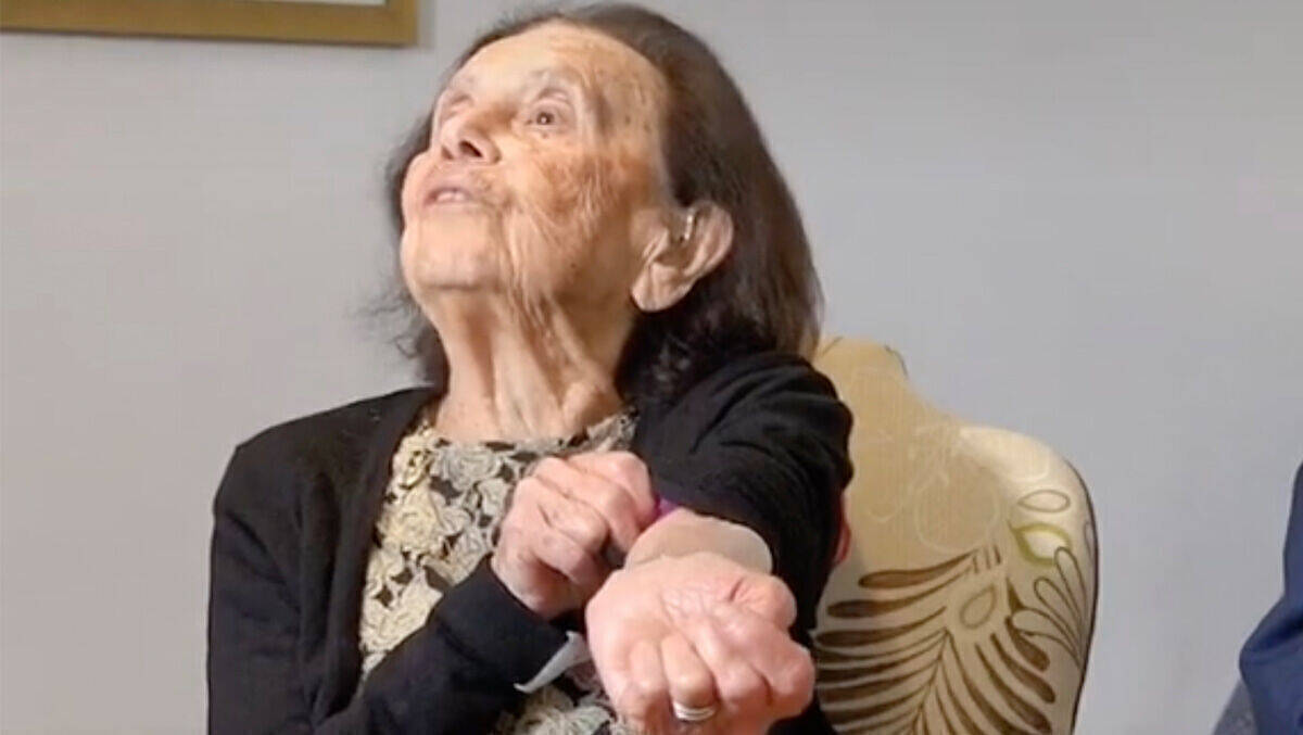Die 98-Jährige Holocaust-Überlebende Lily Ebert zeigt, was Tiktok leisten kann.