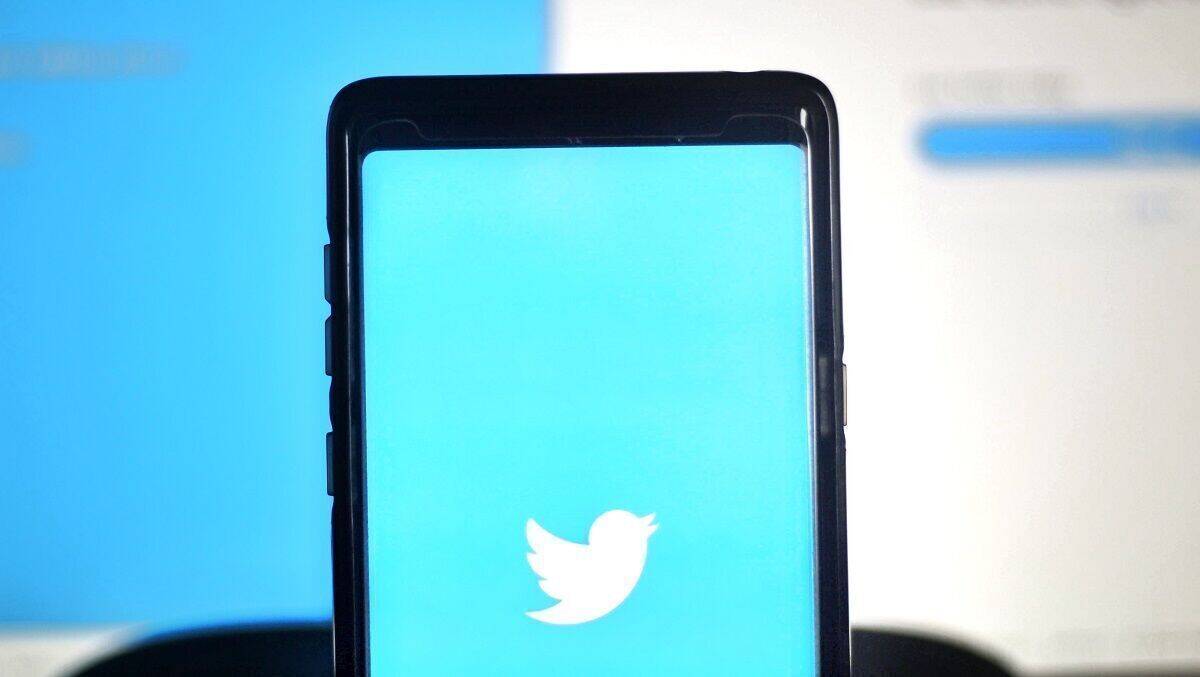 Twitter möchte Nutzer künftig warnen, bevor sie einen Tweet liken, der Falschinformationen enthält.