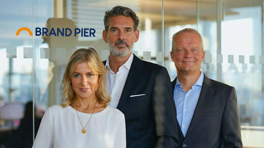 Führungs-Trio: Carina und Ilja Grendel mit Henk Knaupe (v.l.).