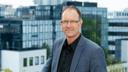 Thorsten Schüller ist seit September 2019 Kommunikationschef des Tübinger Pharmaunternehmens Curevac, das an einem Impfstoff gegen das Coronavirus forscht.