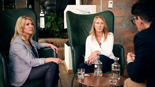 Larissa Pohl (r.), CEO von Wunderman, und Antje Neubauer, Marketing- und PR-Chefin der Bahn.