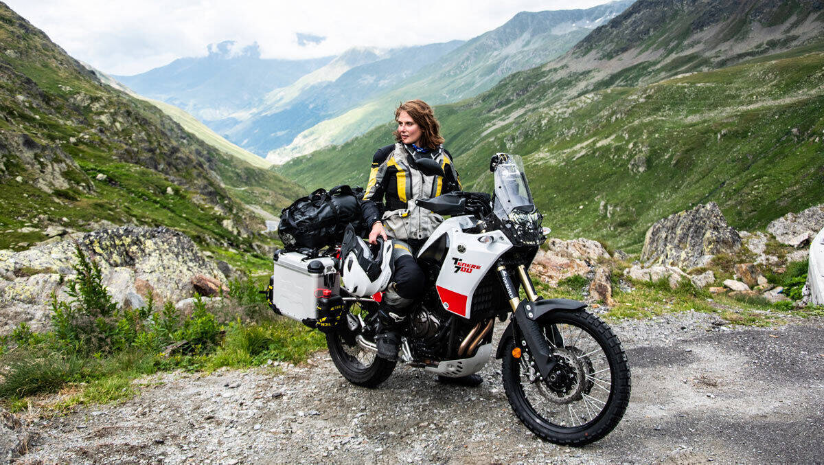 Die Motorradreisende und Bloggerin Lea Rieck will Vorbehalte junger Frauen und Männer gegenüber dem Motorradfahren abbauen und Lust drauf machen. 