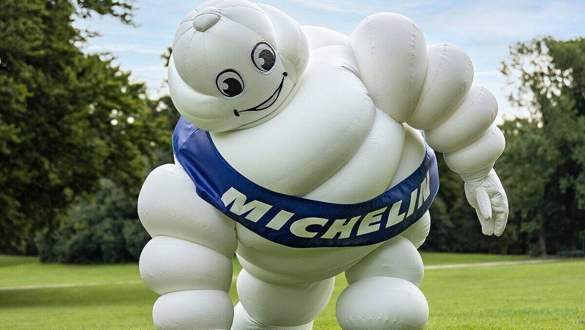 Der Michelin-Mann wird in München Plastikmüll einsammeln. 