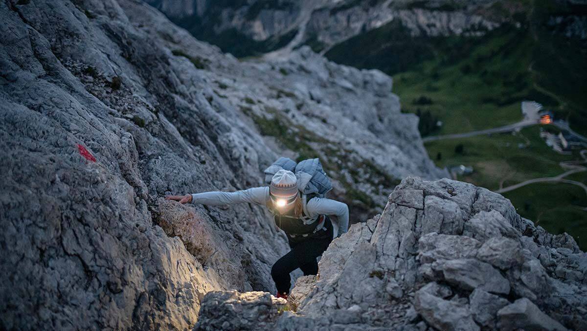 Ruth Oberrauch ist ein Kind der Berge und weiß, was Bergsportlerinnen brauchen