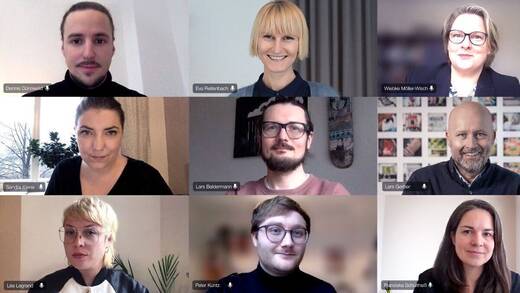 Die Teams remote v. l.: Dennis Dünnwald (Executive Creative Director, oddity), Sandra Kiene (Director Account Management, oddity), Léa Legrand (Creative Director, oddity), Eva Reitenbach (Managing Director, oddity), Lars Baldermann (Creative Director, oddity), Peter Kuntz (Director E-Commerce, oddity), Wiebke Möller-Wisch (Brand Communication Specialist, bonprix), Lars Gerber (Vice President Brand & Communication Global, bonprix), Franziska Schultheiß (Head of Brand & Content Marketing, bonprix.