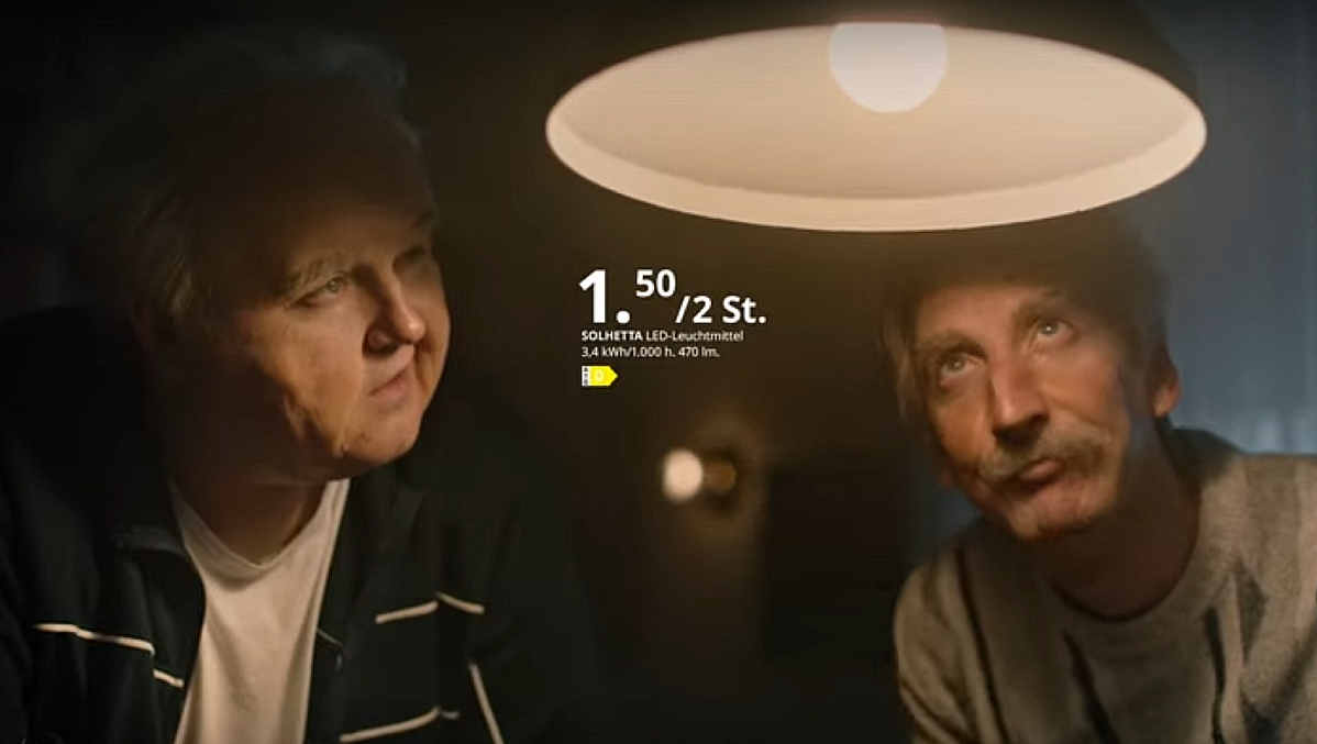 "Die hat aber lang gehalten": Im Zentrum der neuen Jahreskampagne von Ikea steht einen lebenslange Freundschaft, die mit einer Glühbirne beginnt.