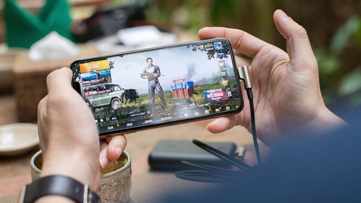 Die meisten spielen auf dem Smartphone.