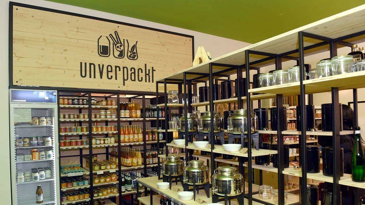 "Unverpackt"-Laden in Düsseldorf: In den Städten eröffnen immer mehr Lebensmittelläden, die auf unverpackte Ware setzen.